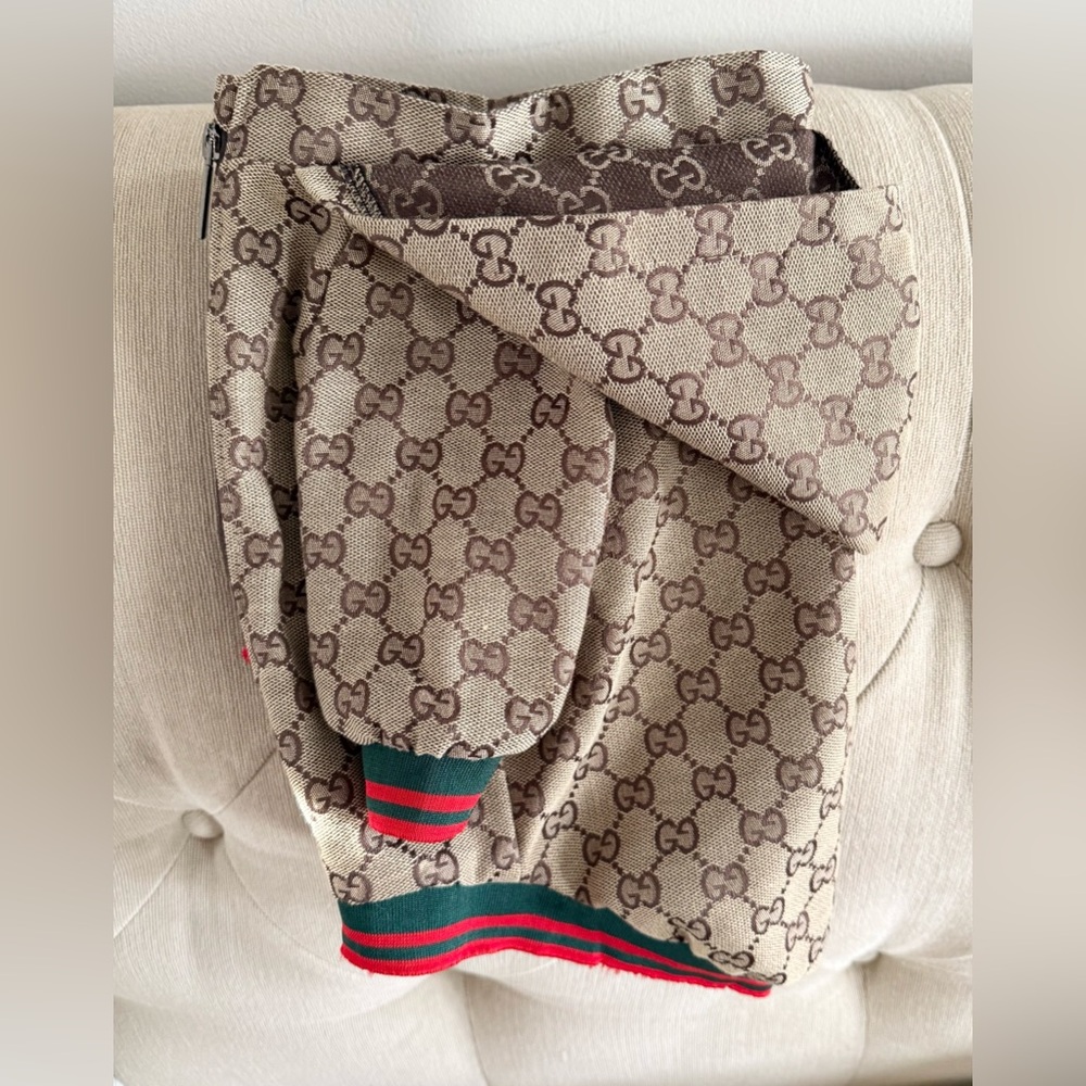 Gucci 🐾 Monogram Dog Jacket in Tan and Green - Picture 3 of 10